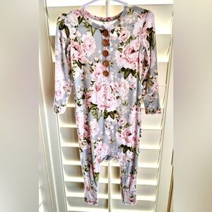 Posh Peanut Celine Bamboo Ruffle Romper 12–18M – Pink Floral Roses